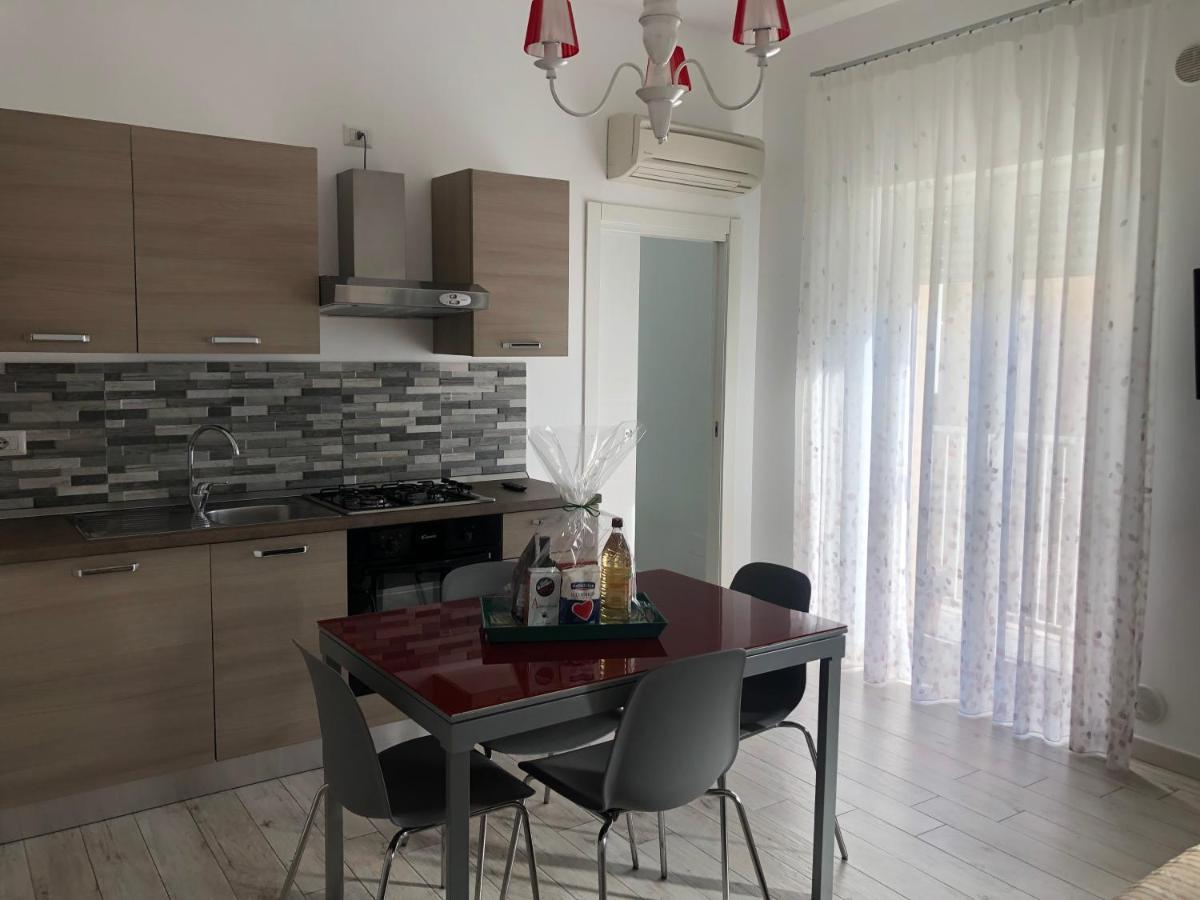 Casa Vacanze De Nittis Barletta Buitenkant foto