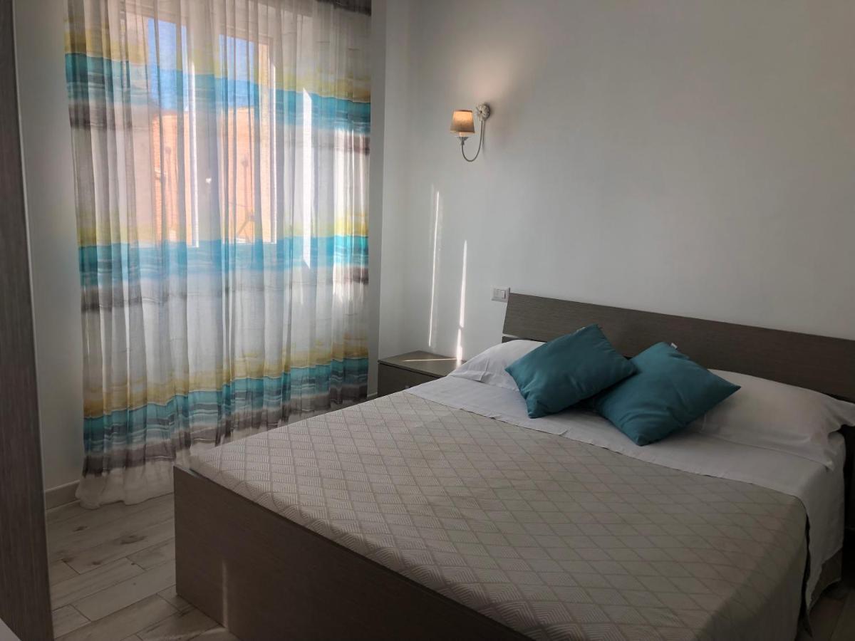 Casa Vacanze De Nittis Barletta Buitenkant foto