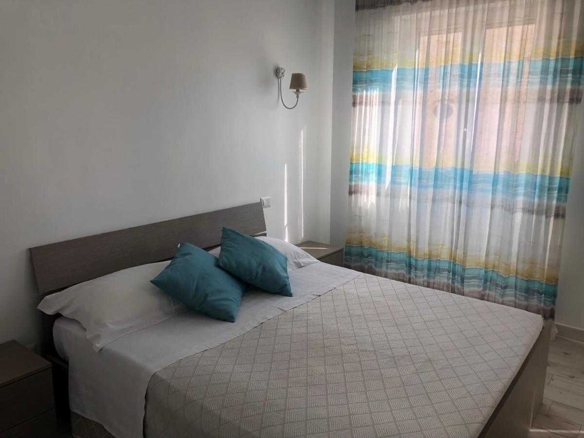 Casa Vacanze De Nittis Barletta Buitenkant foto