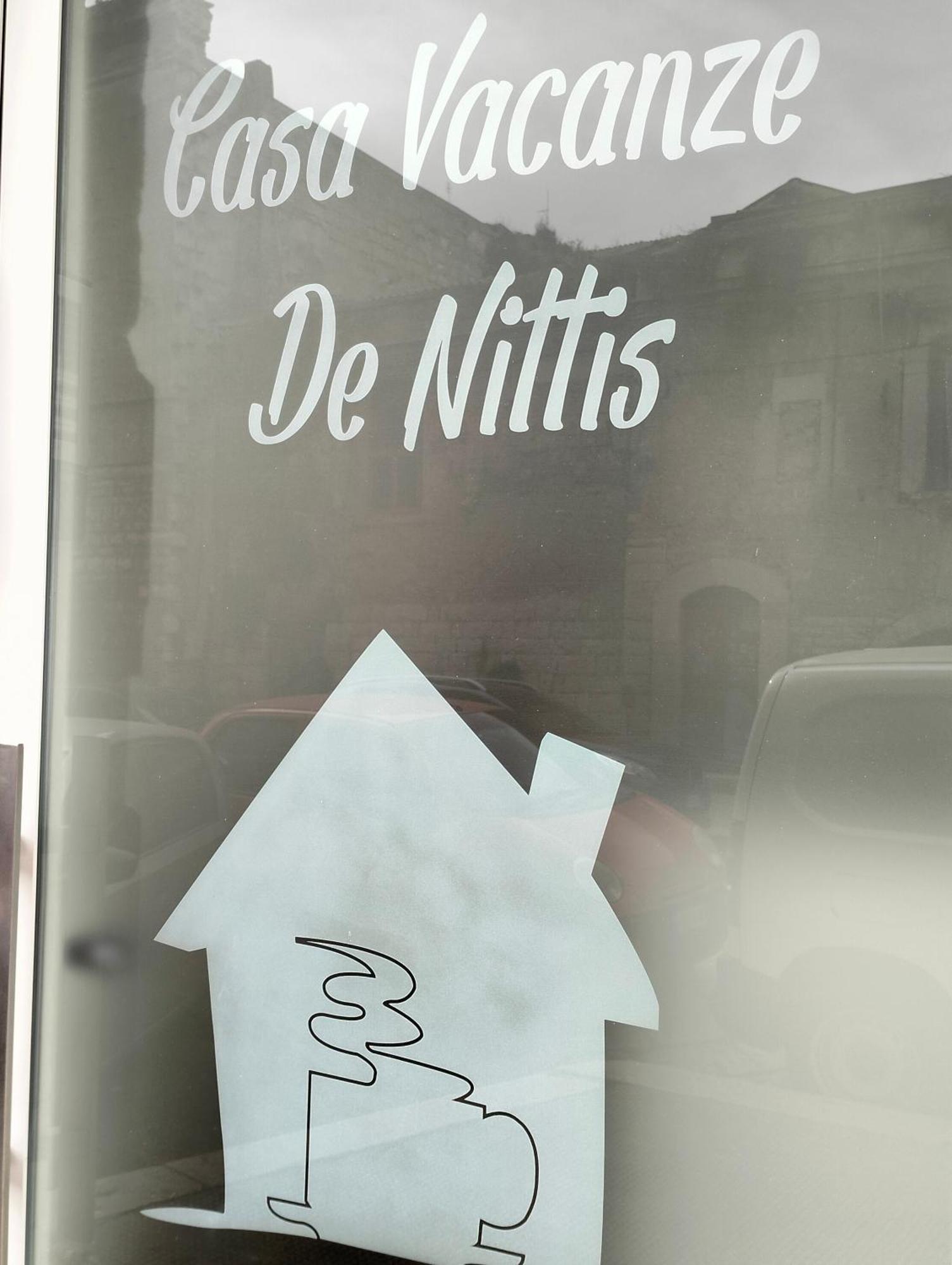 Casa Vacanze De Nittis Barletta Buitenkant foto